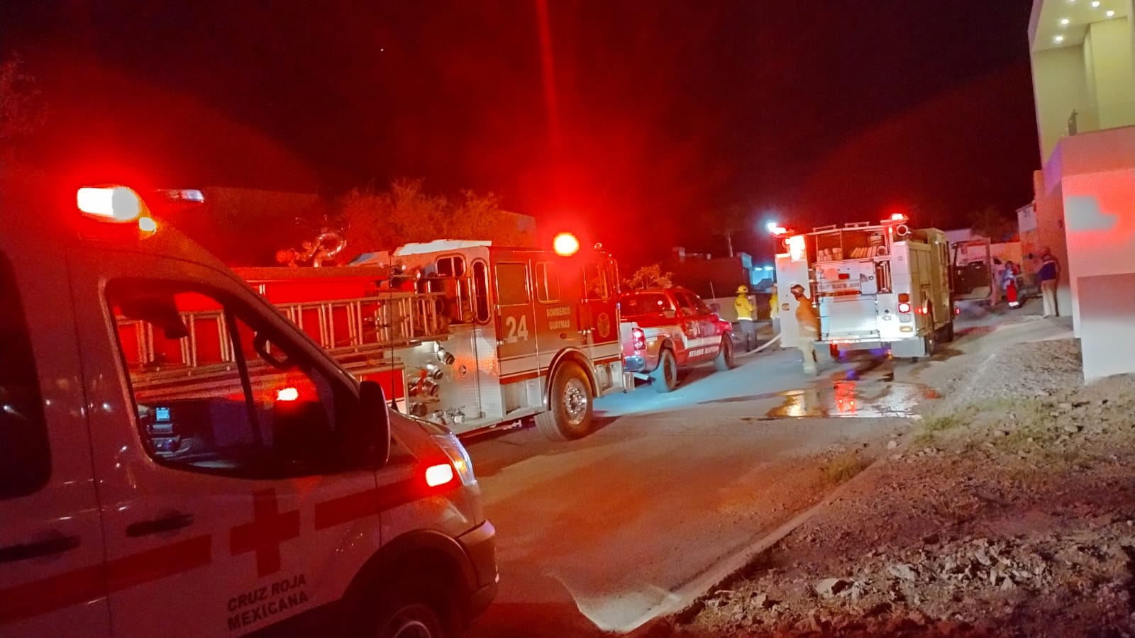 Incendio destruye bienes de vivienda en San Carlos