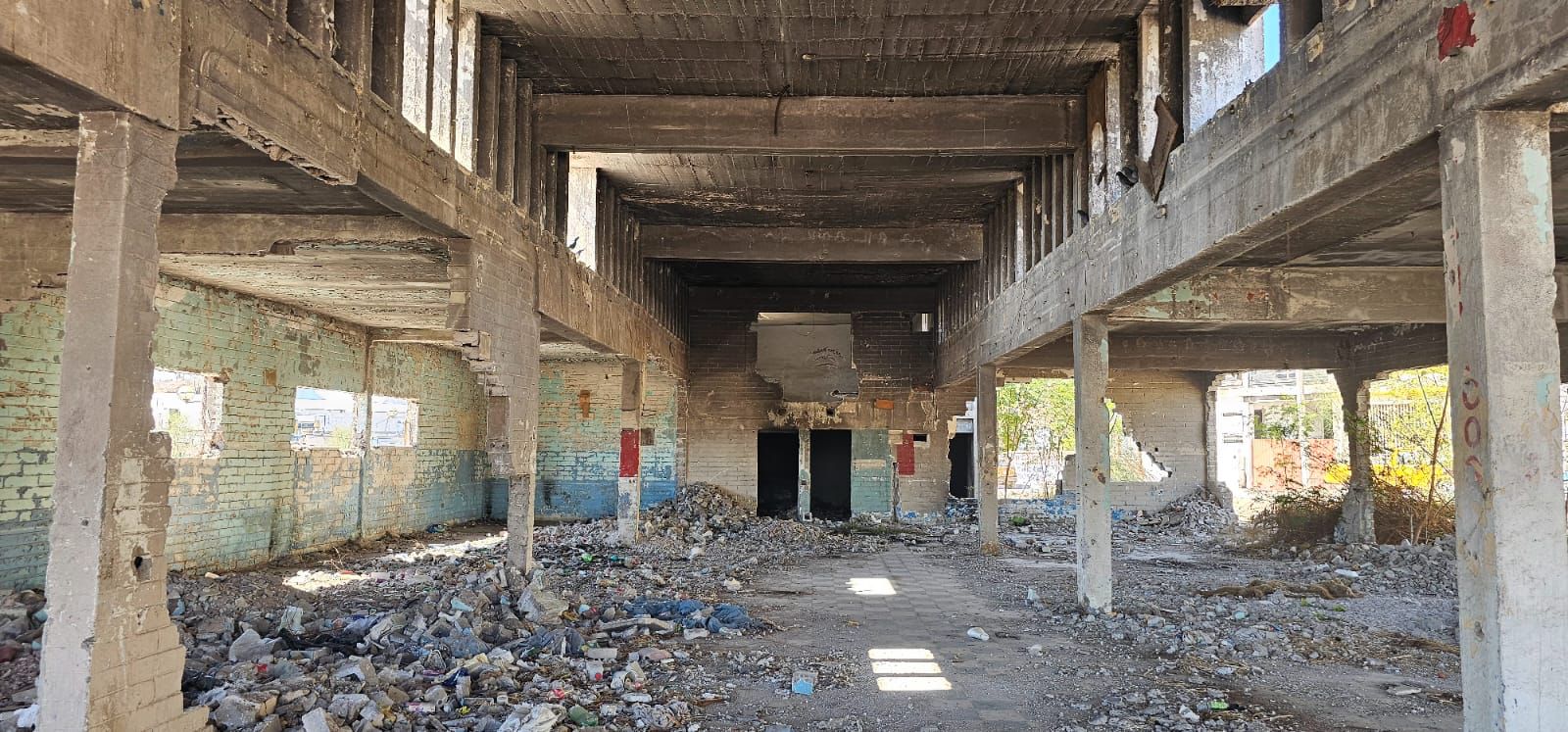  Hay más de cien casas solas en el centro de Guaymas