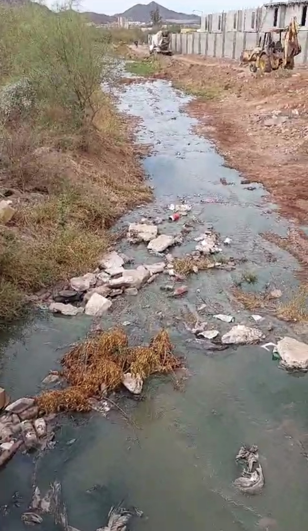  Río de drenaje en Guaymas norte