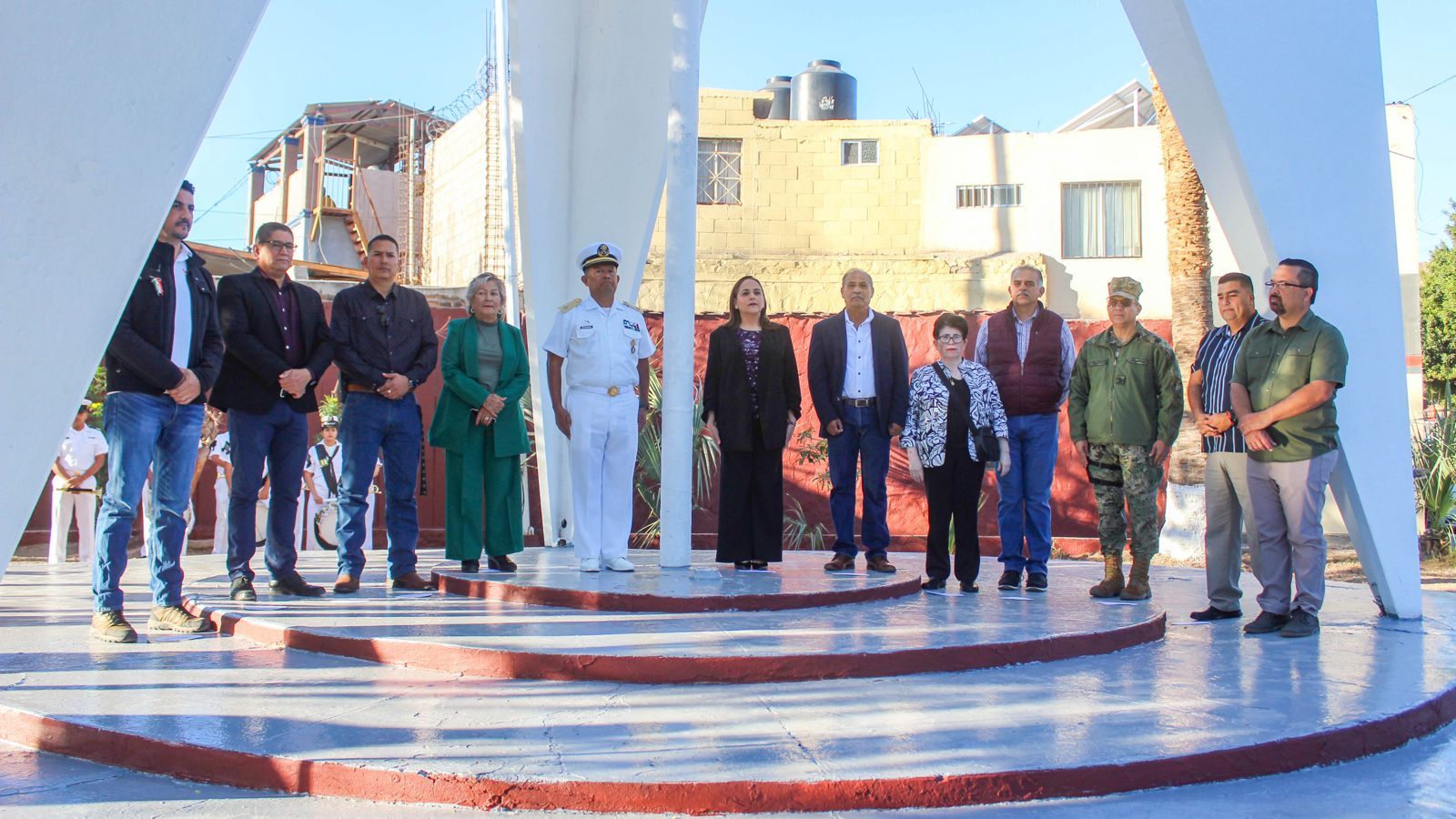 Conmemora Ayuntamiento Día de la Bandera