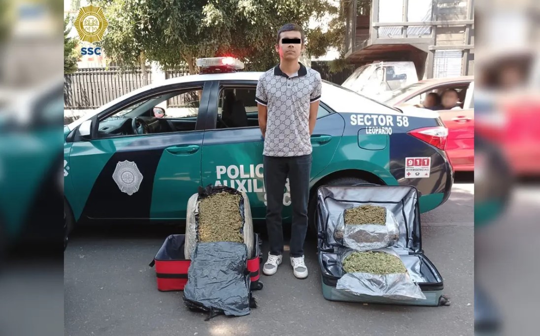 Cae joven con maletas de marihuana en Terminal de Autobuses de Pasajeros de Oriente