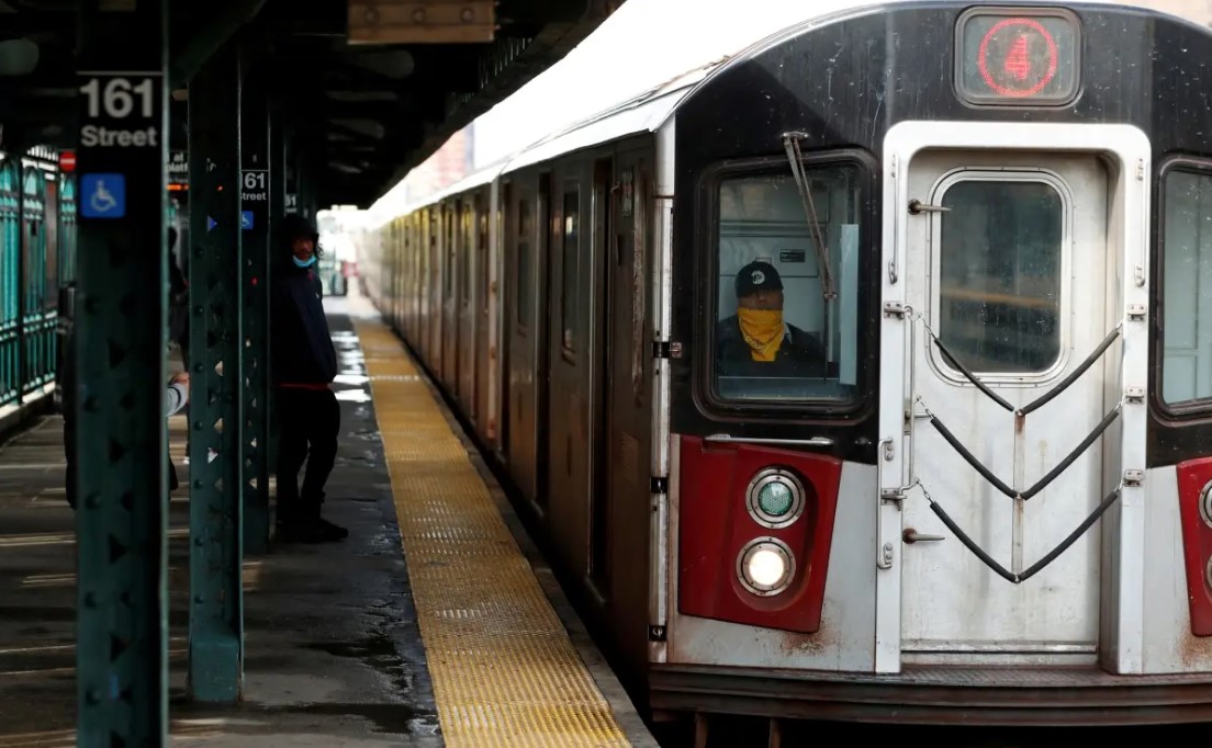 Detienen asesino de mexicano en tiroteo en metro de Nueva York