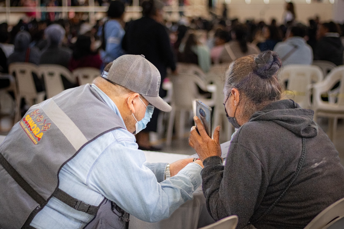 Entrega Gobierno de Sonora nuevas tarjetas electrónicas de programas sociales