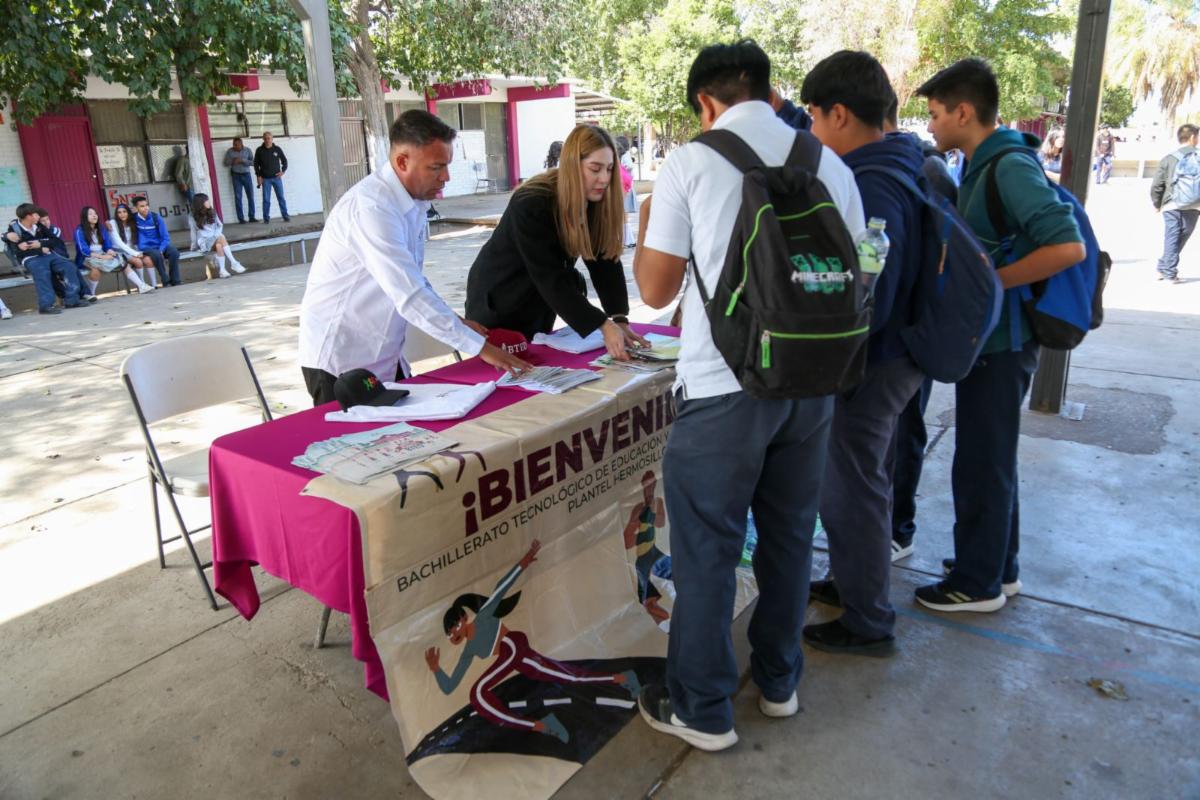 Acerca SEC Sonora oferta educativa de preparatoria a alumnado que egresará de secundaria