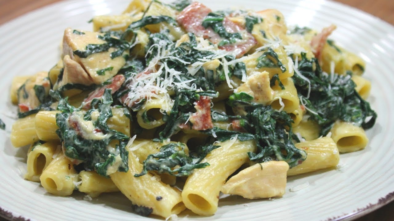 Pasta con Espinacas y Pollo Saludable