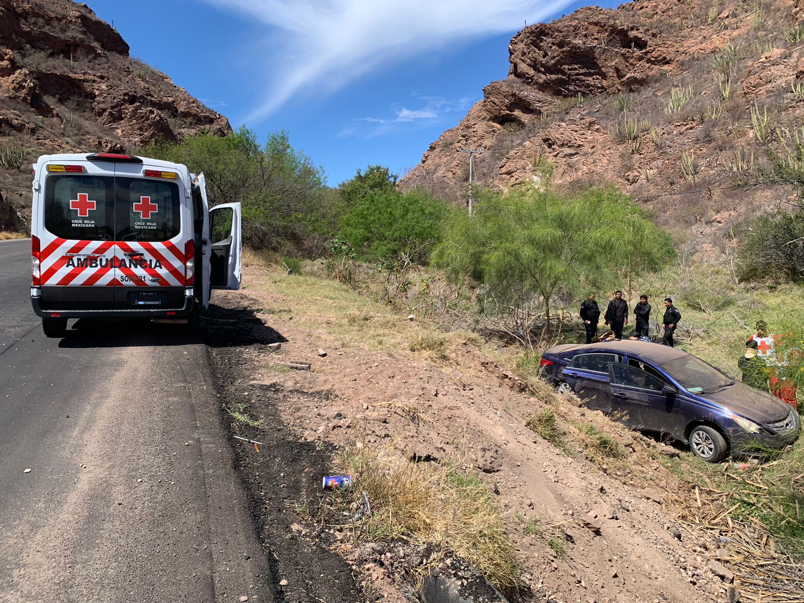 Resulta joven lesionado en accidente automovilístico