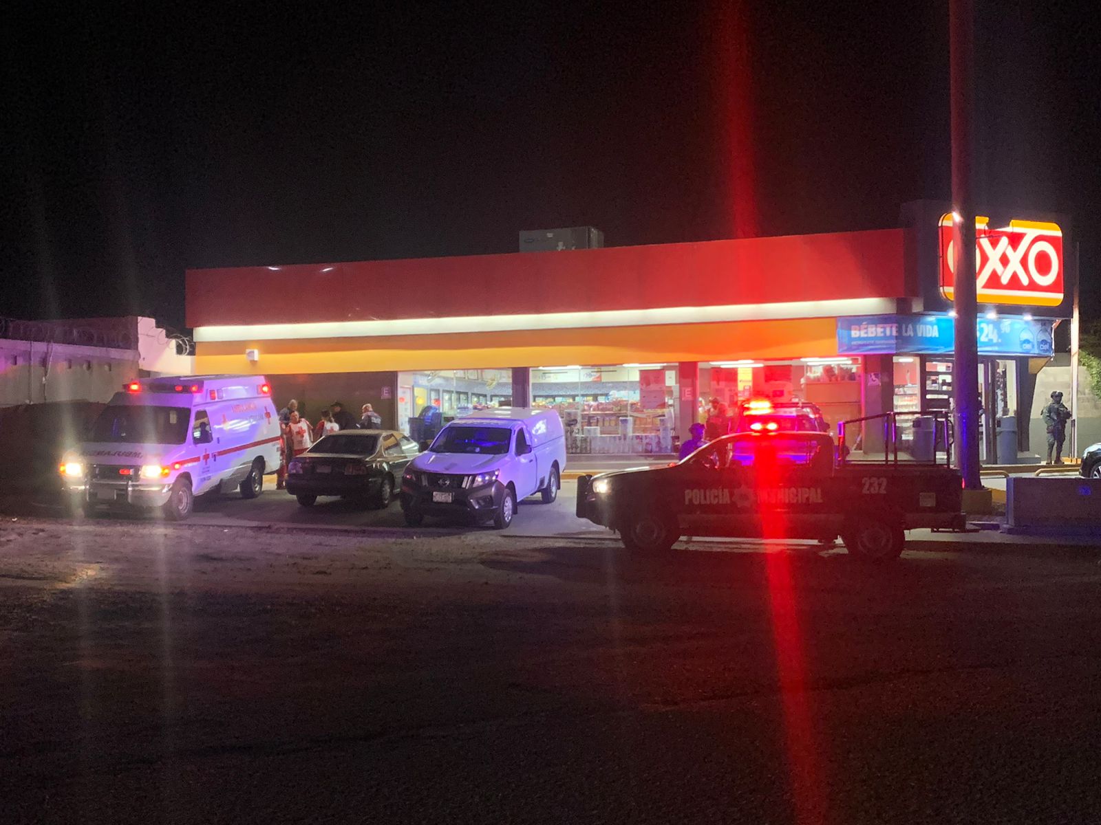 Muere mujer en tienda oxxo