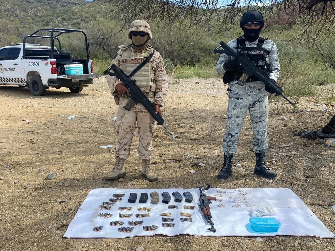 Decomisan arsenal, artefactos explosivos, drogas y vehículos con blindaje artesanal