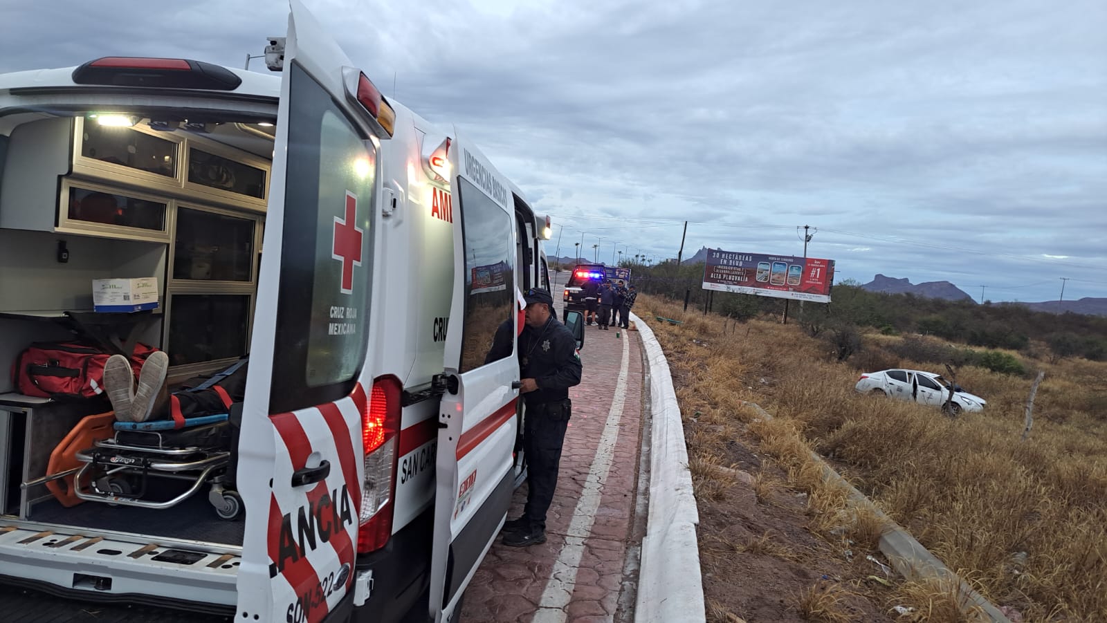 Resulta joven lesionado en volcadura