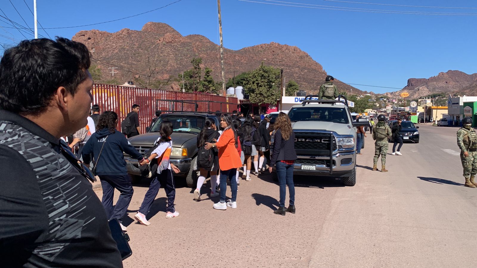 Por amenaza de ‘bomba’ evacuan Escuela Secundaria Numero 2