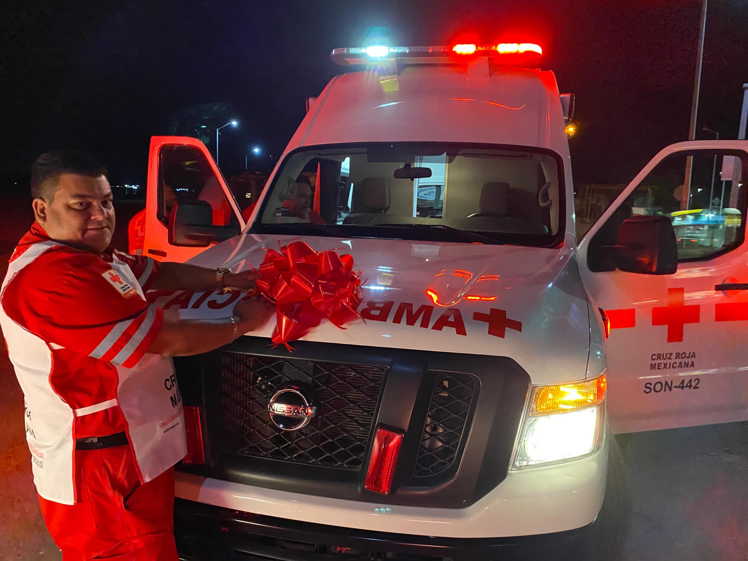 Entregan ambulancia a Cruz Roja de Empalme