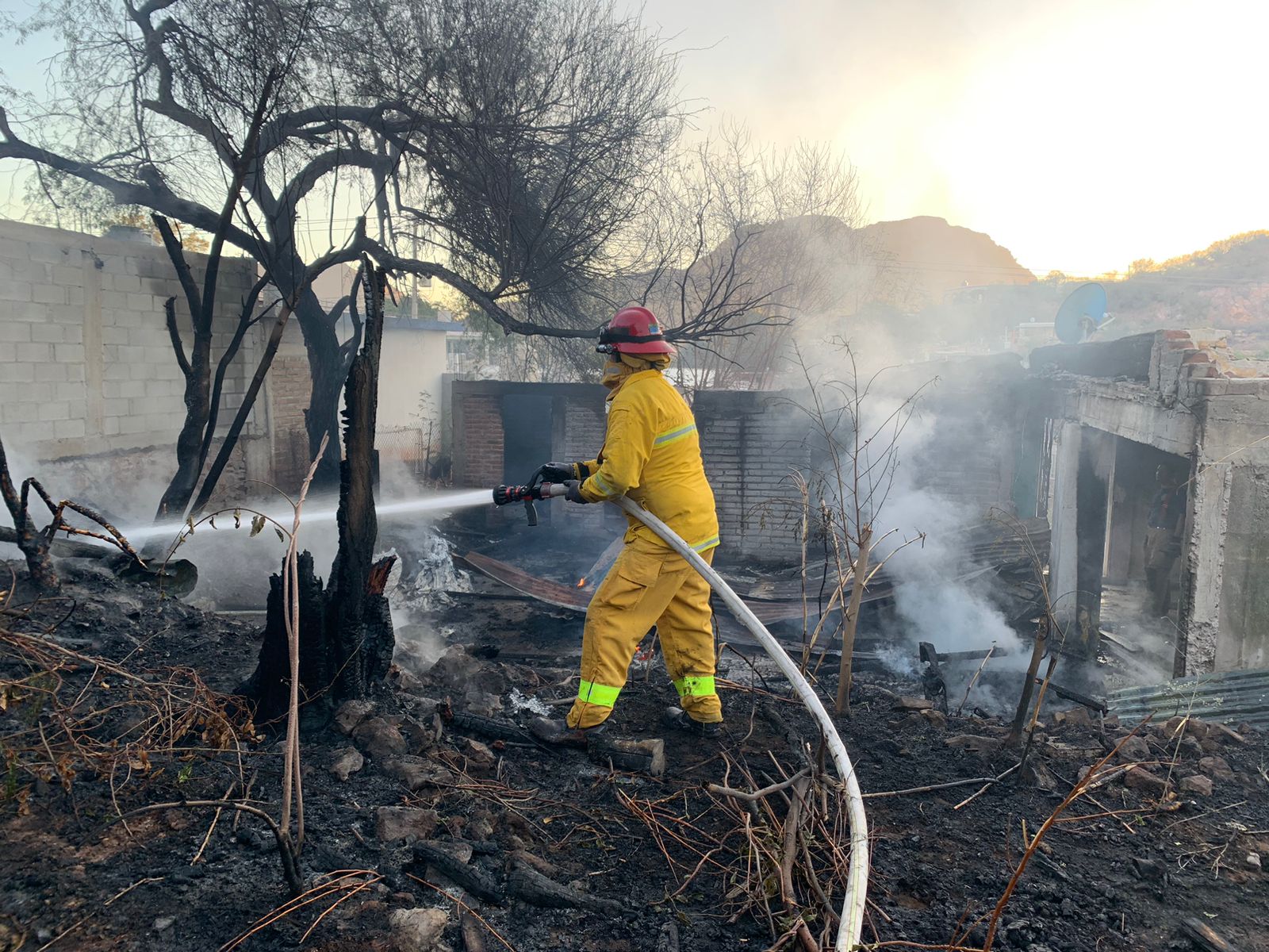 Se mantienen incendios forestales: Departamento de Bomberos de Guaymas