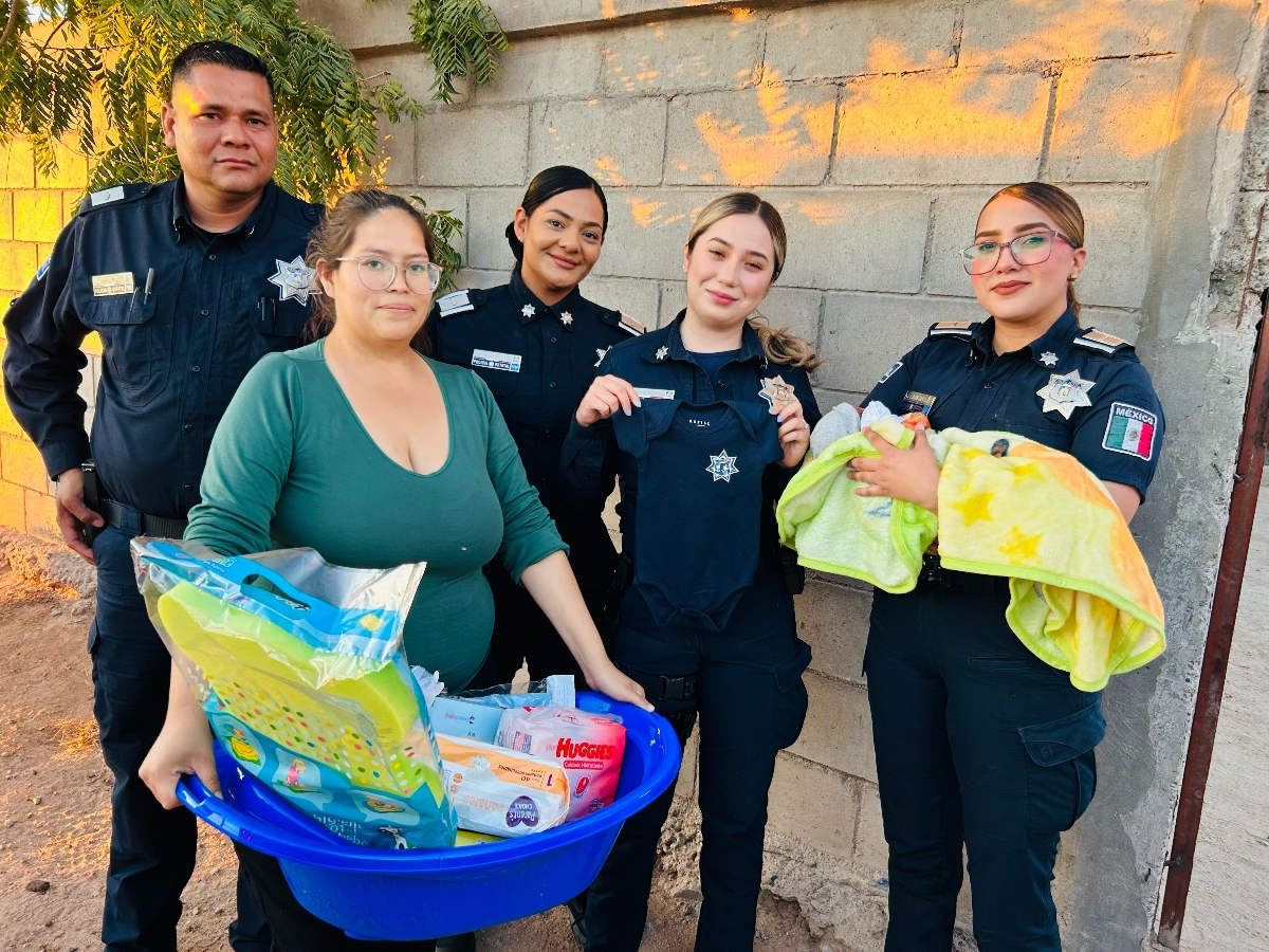 Visitan policías estatales a Jared Edgardo, bebé que nació en la unidad 15574