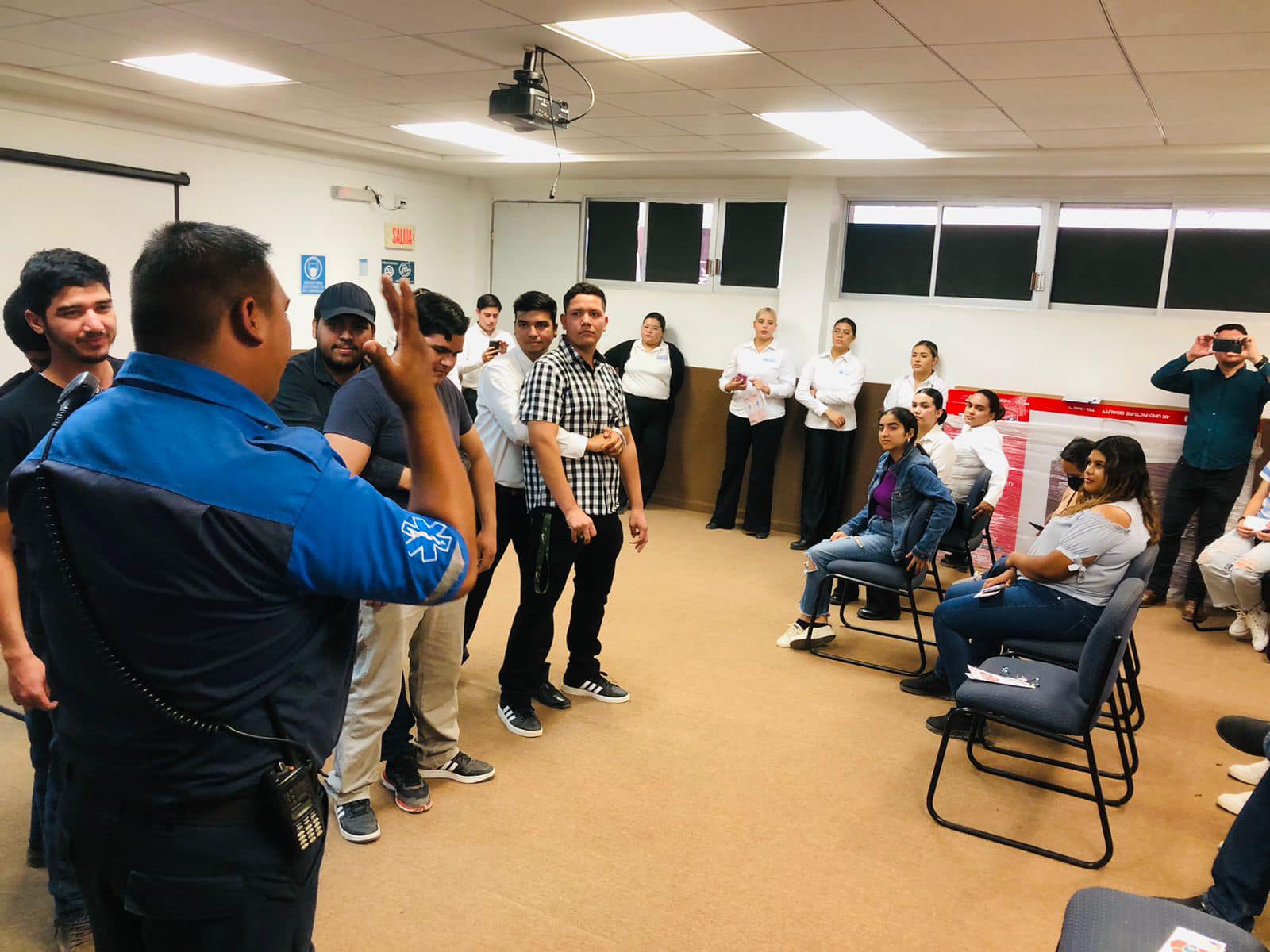 Brinda CNE cursos de capacitación sobre primeros auxilios a alumnado de Itson, Campus Empalme