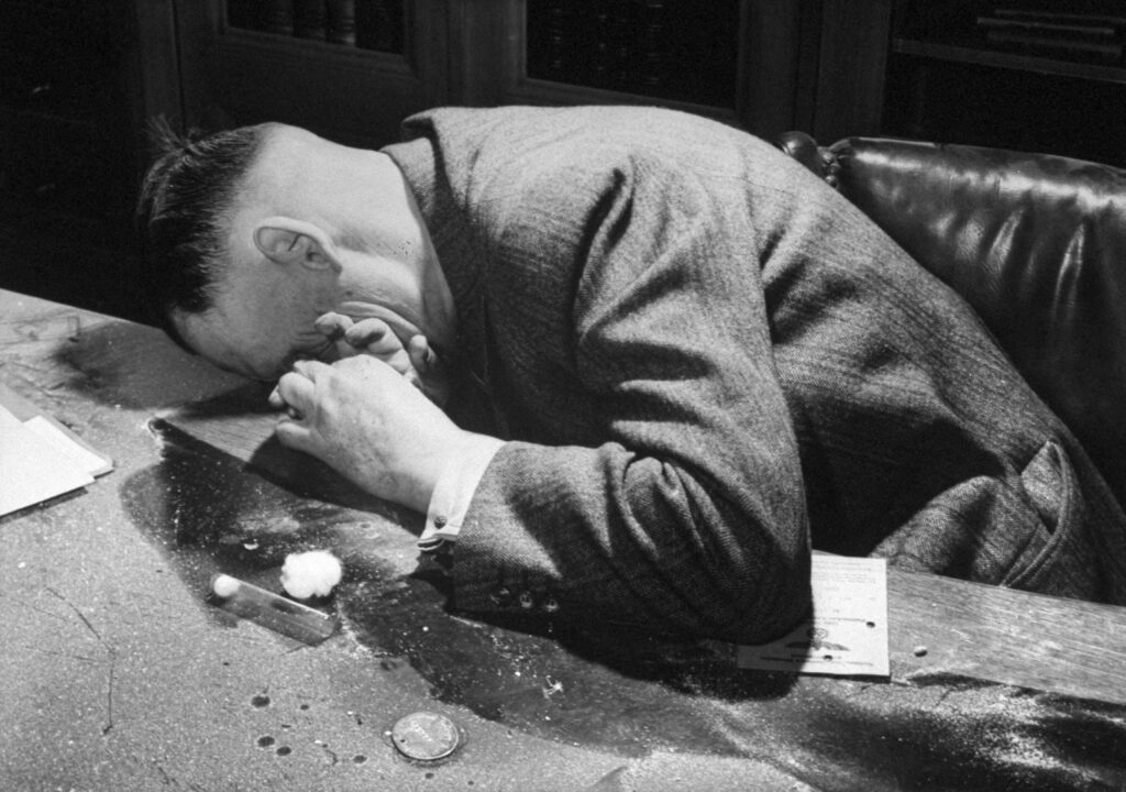 150415 nazi suicides 04 2998061009