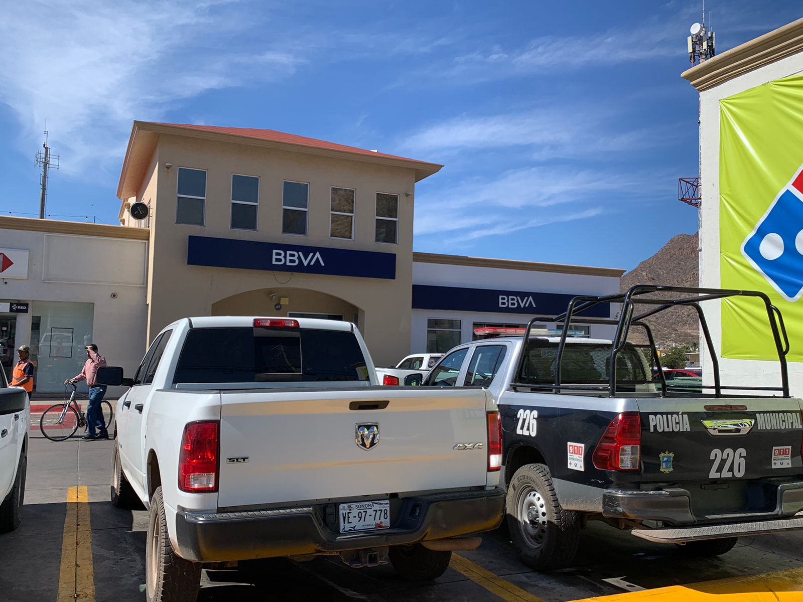 Asaltan a empleado de gasolinera al interior de Bancomer