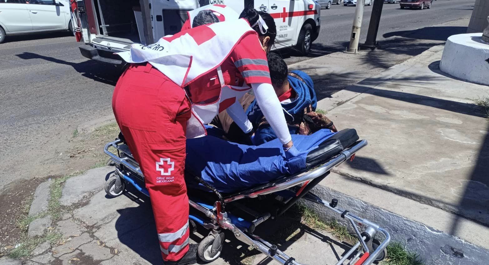 Resulta motociclista lesionado en choque