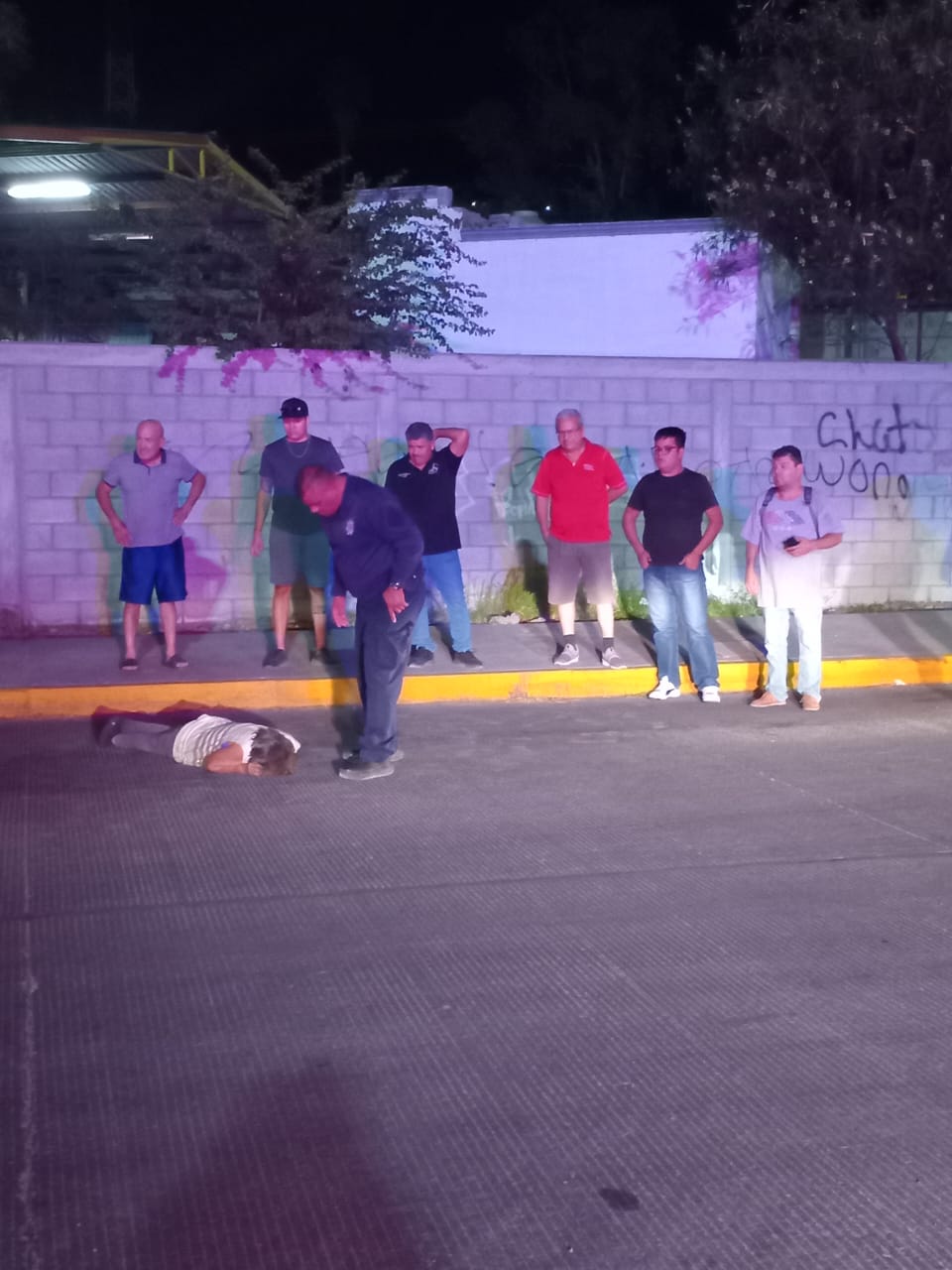 Cae mujer alcoholizada sobre el bulevar Porfirio Hernández