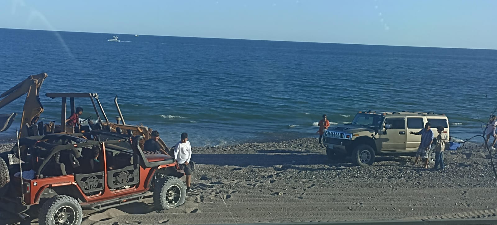 Se ponen menores y adolescentes en peligro en playas