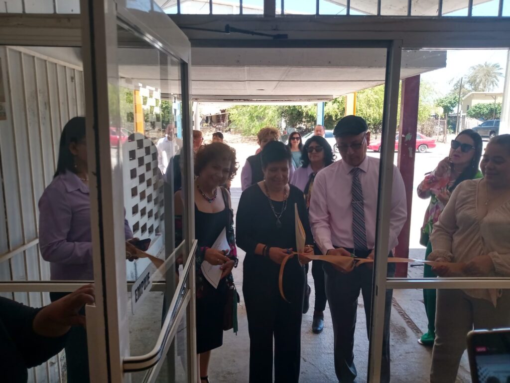 9 abril inauguracin pictorica de mujeres