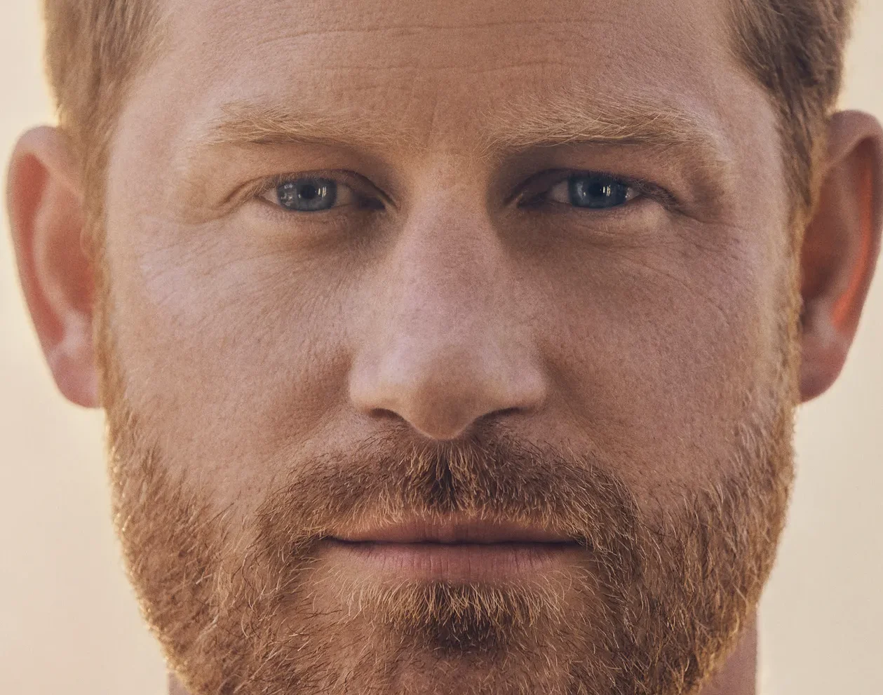 El Príncipe Harry denuncia al periódico The Sun por espionaje y uso de detectives privados