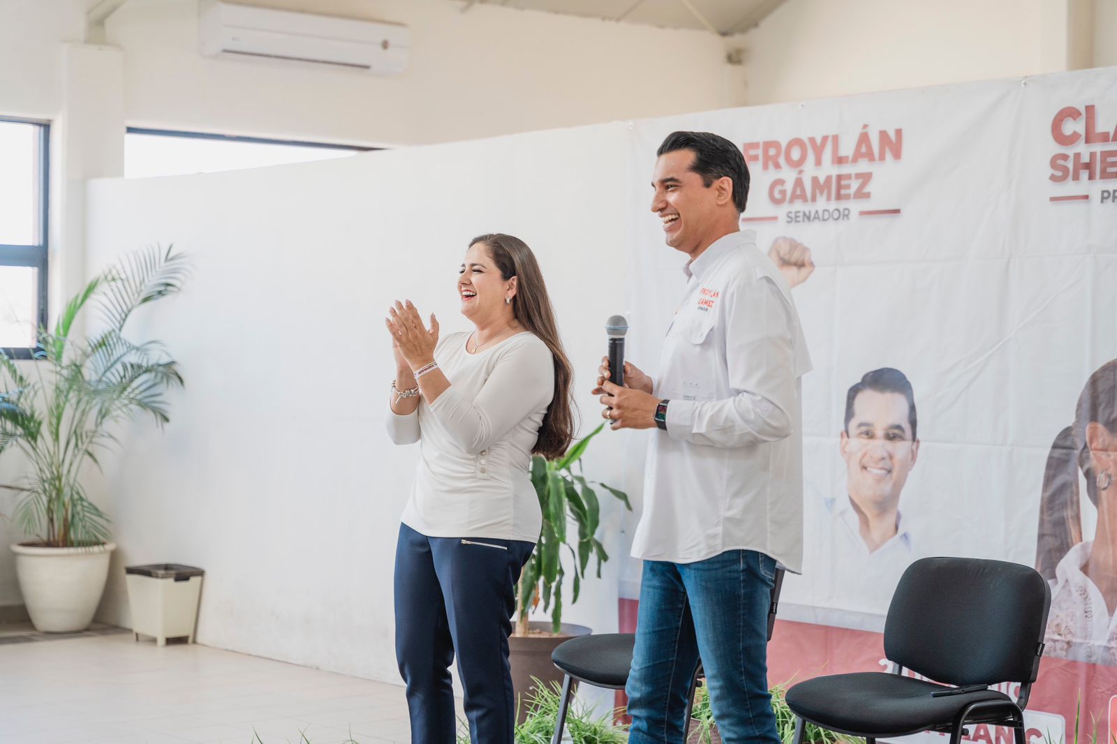 Celida y Froylán conquistan sector de estudiantes en Cajeme