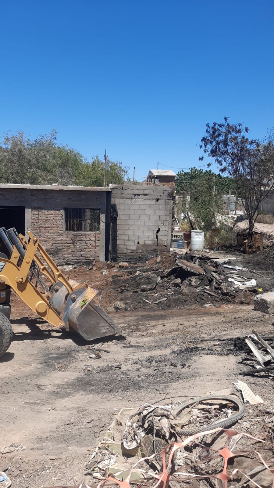 Limpia Ayuntamiento vivienda siniestrada