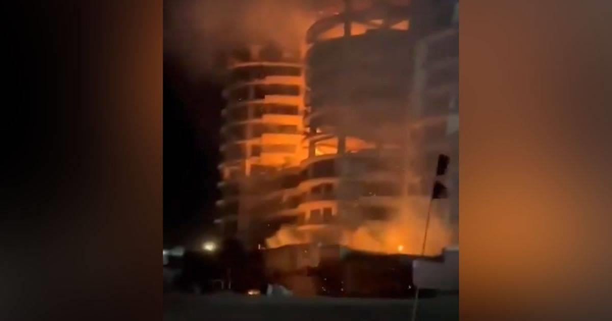Playa Brujas en Mazatlán, Sinaloa: se incendia edificio