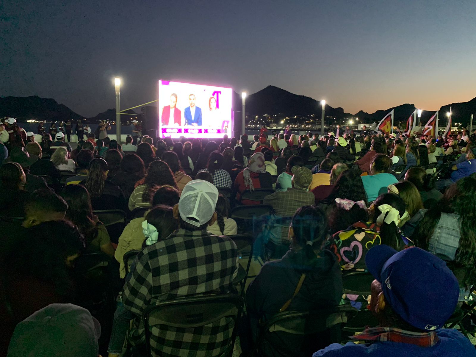 Observan guaymenses primer debate presidencial