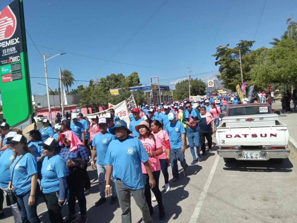 1 mayo desfilan en el dia del trabajo 1