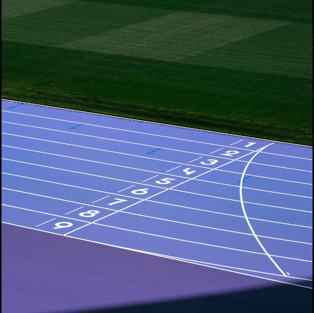 Tras más de 100 años pista de Atletismo será de color morado 1 128