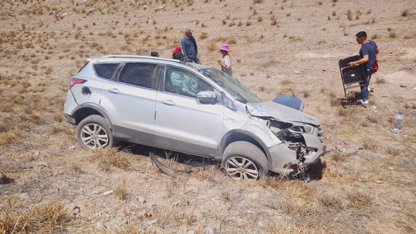 Dos personas heridas en volcamiento