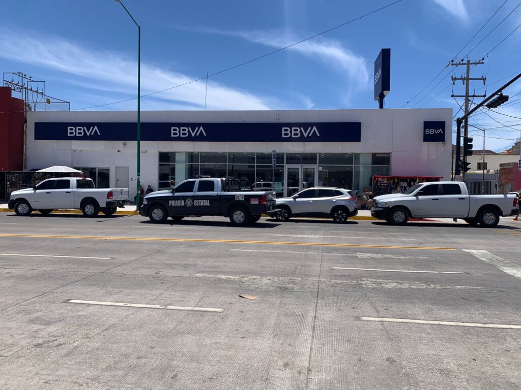 Despojan a mujer de dinero en Bancomer 1 74