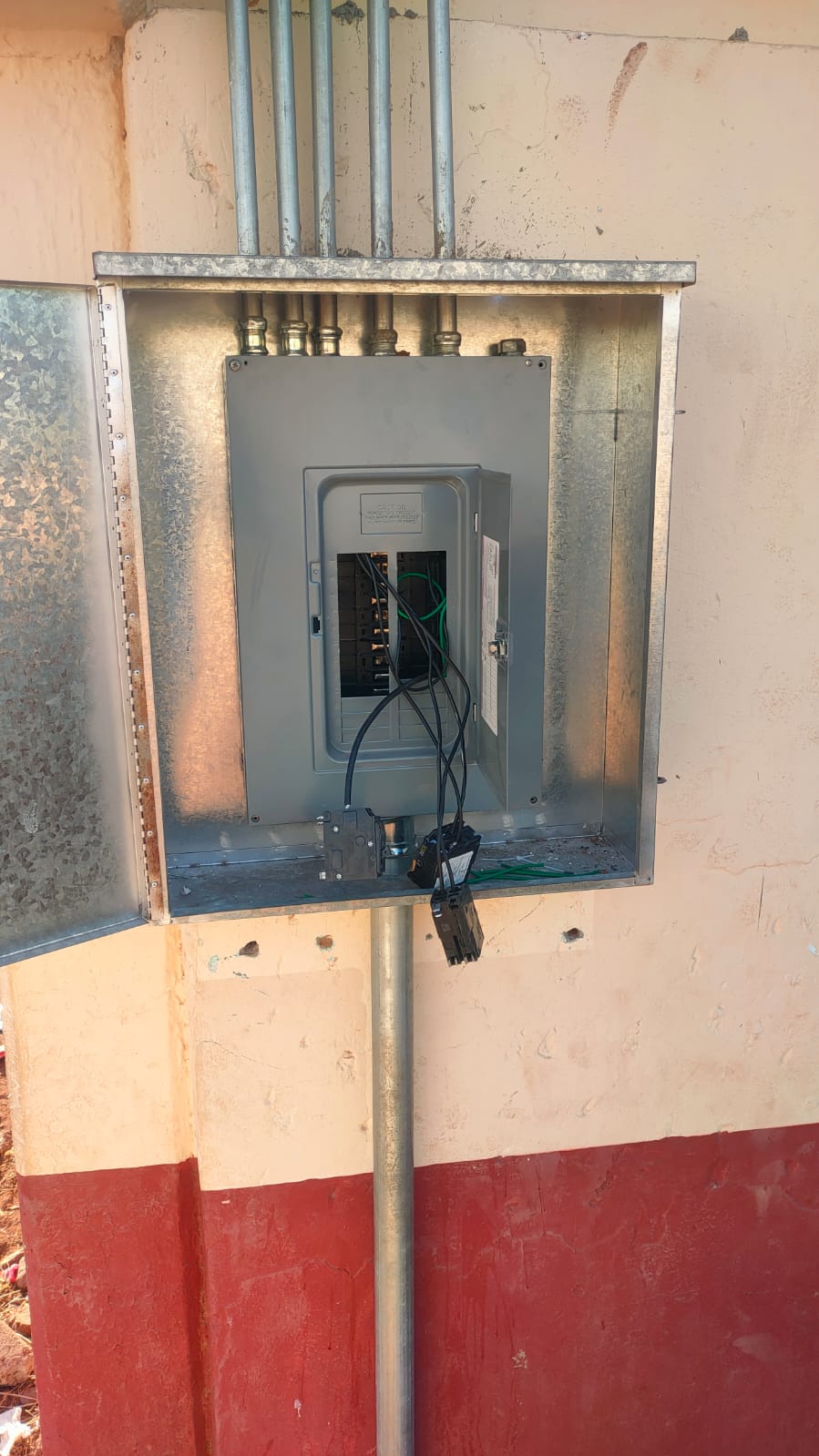 Roban cableado en escuela