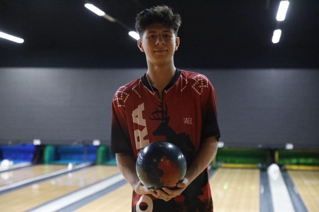 Irving Gael Varela Boliche varonil oro cuartetas