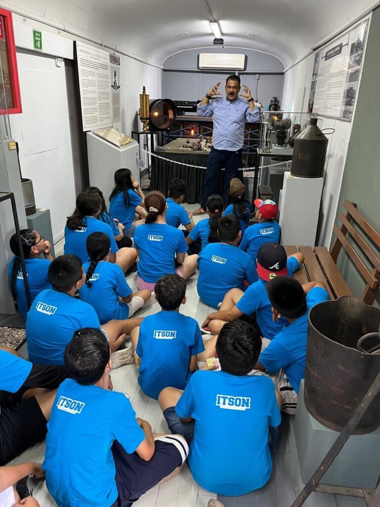 28 junio visita guida de ninos de campamento del itson