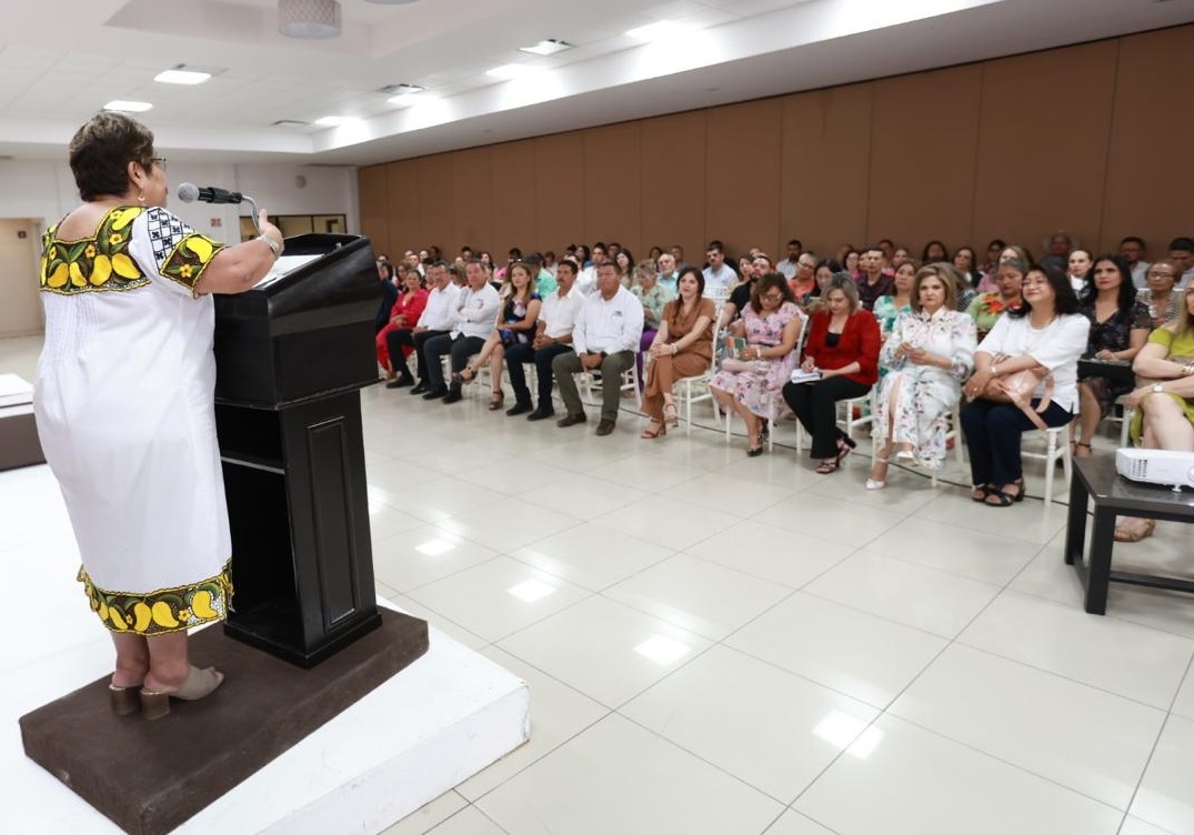 Analizan docentes sonorenses y SEP desafíos de la política educativa nacional