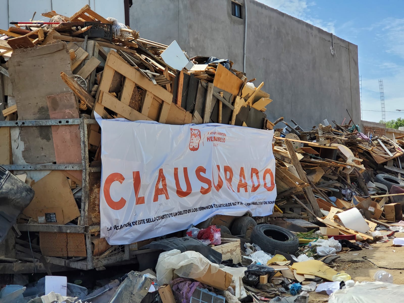 Clausura Ayuntamiento de Hermosillo predio utilizado como basurero clandestino