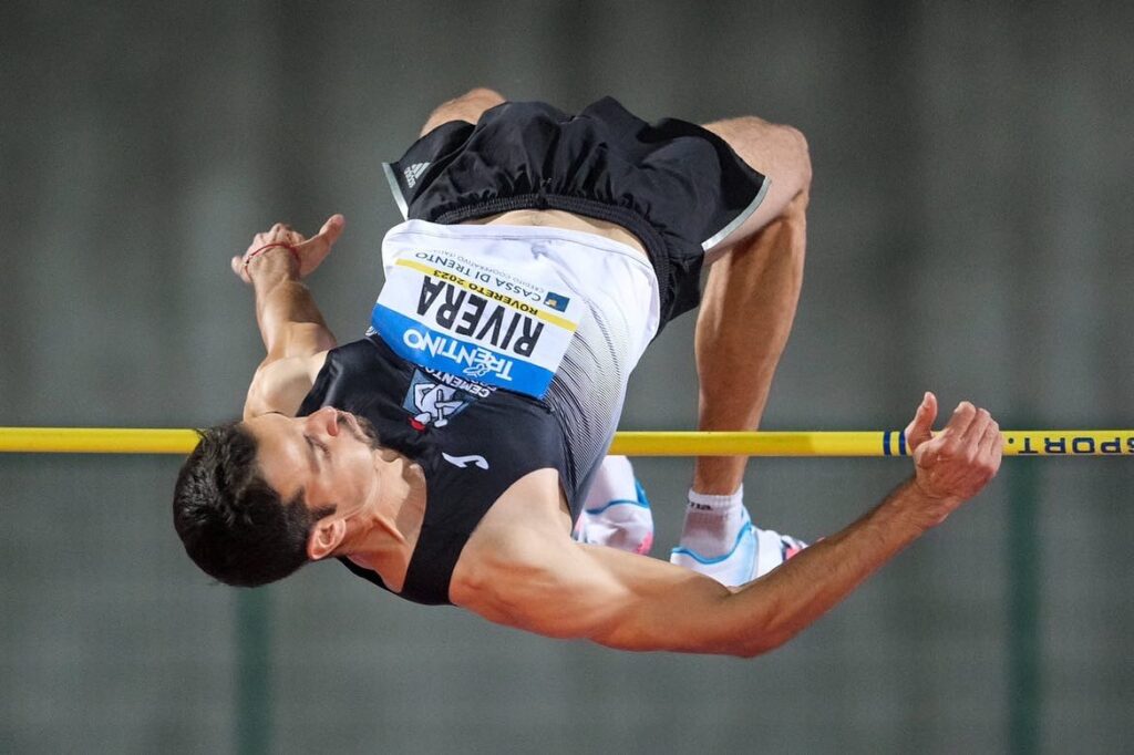 Edgar Rivera mejora su marca 2024