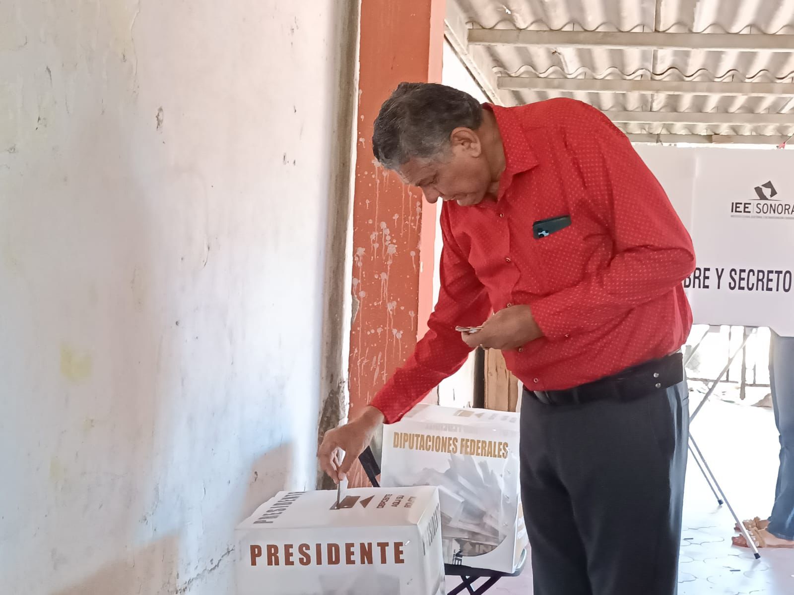 Luis Fuentes Aguilar emitió su voto