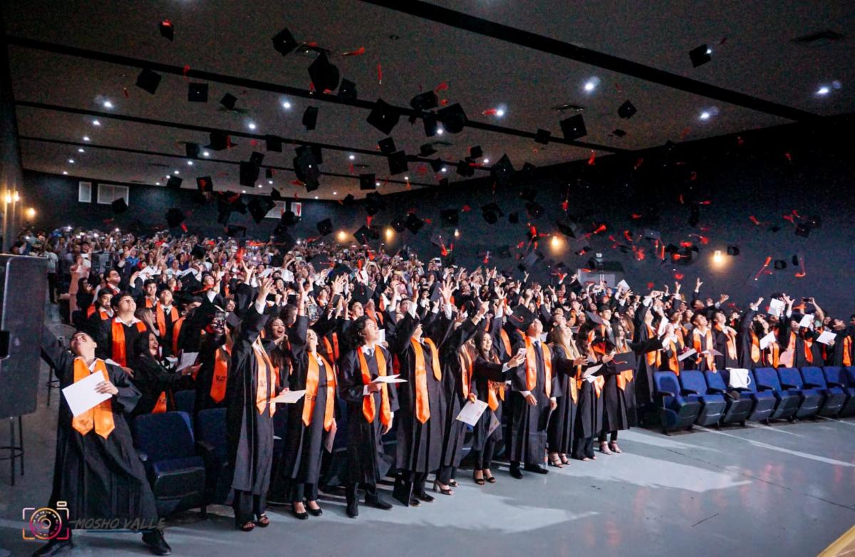 Graduantes de Cobach consolidan prestigio educativo de Sonora
