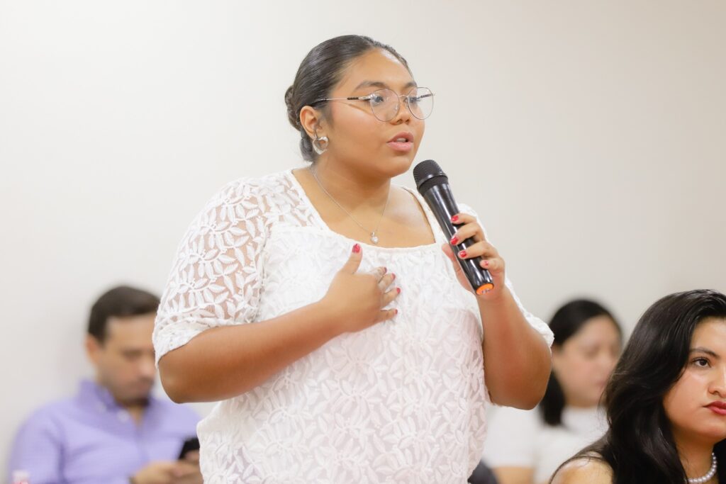 11 julio participan en parlamento educativo 1