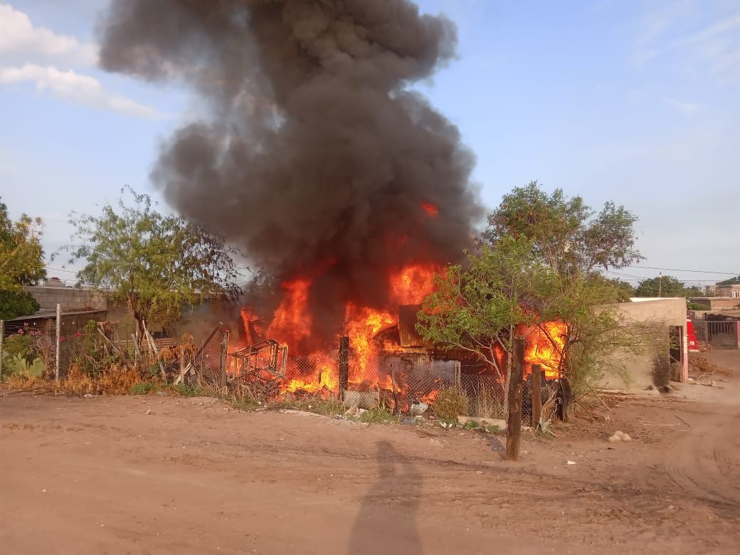 Resulta mujer con quemaduras e intoxicación