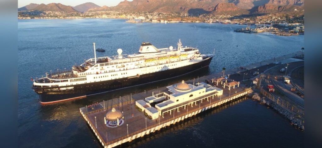 527B53AC E4A7 4790 9C57 F836D30CF077 1140x526 c