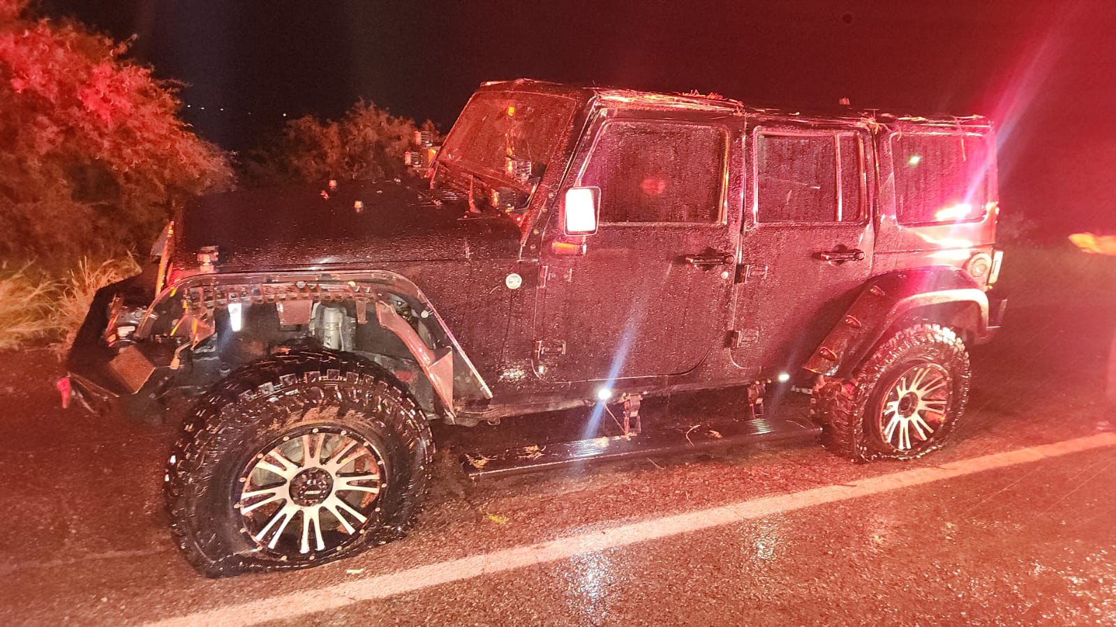 Vuelca Jeep en San Carlos sobre el bulevar Tetakawi