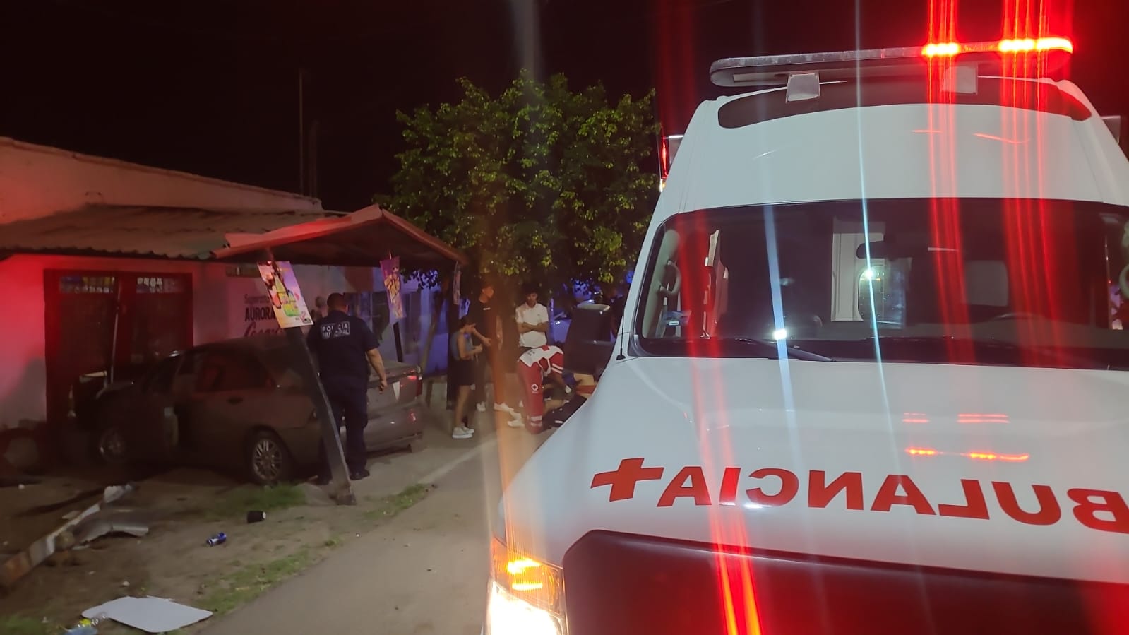 Resultan mujeres lesionadas en choque