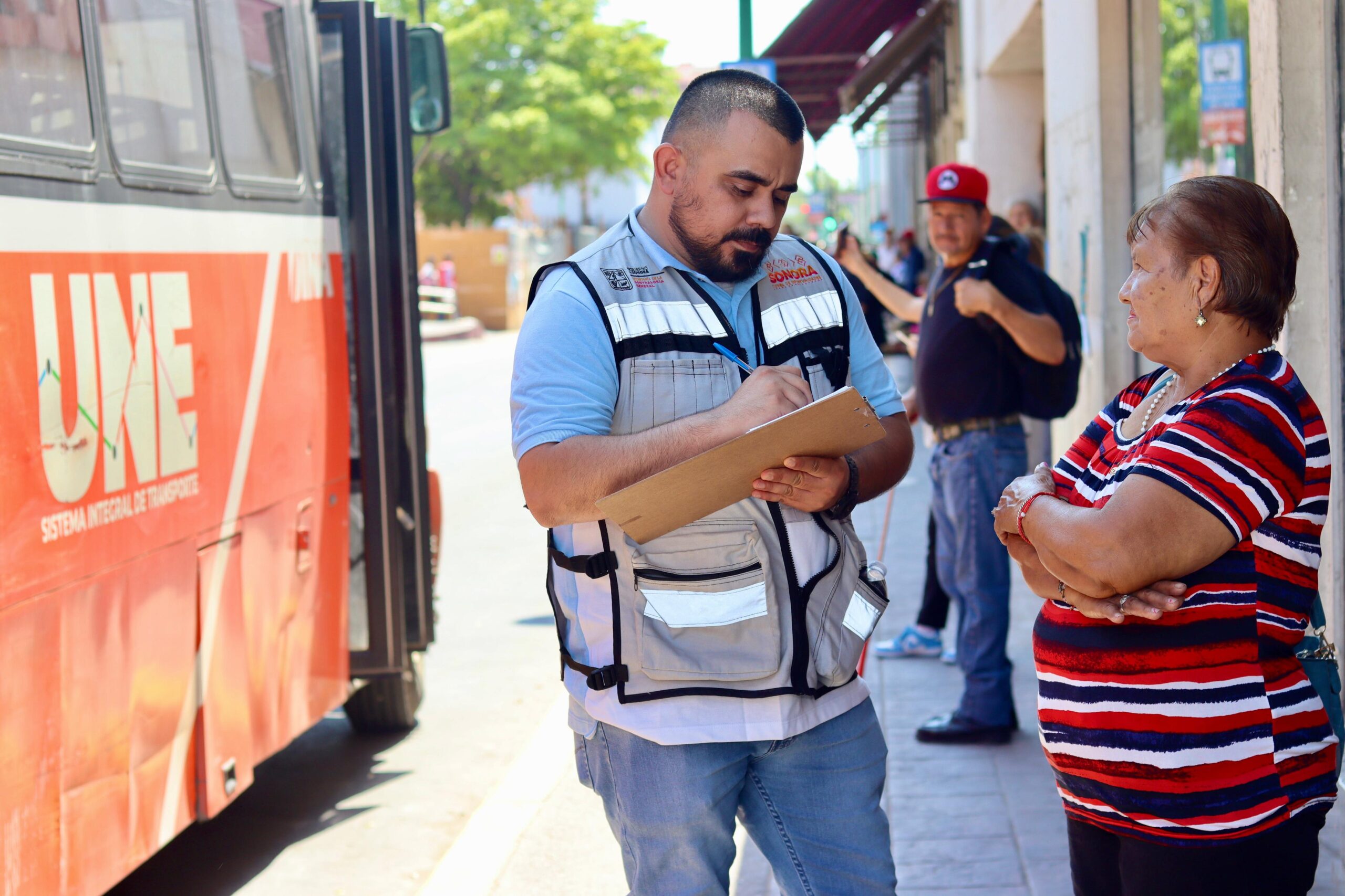 Verifica Contraloría Sonora sistema de transporte público y centros de credencialización