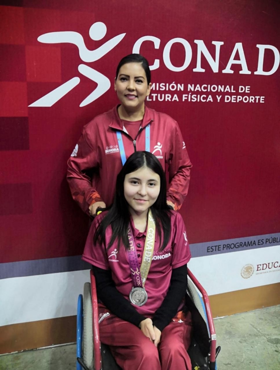 Estudiante de Cecyte cumple su sueño de culminar sus estudios de bachillerato