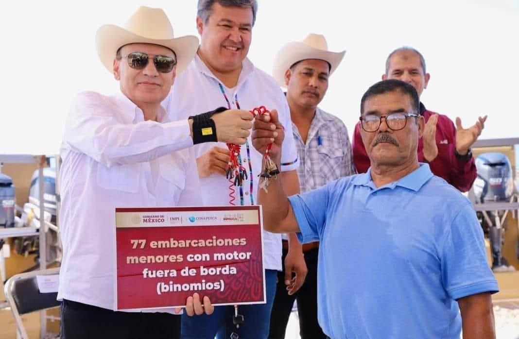 Entregan 77 embarcaciones con motores en las Guásimas