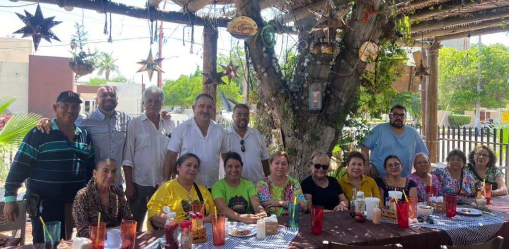 Legislador y integrante del comité sindical, Joel Cárdenas se reúne con jubilados y pensionados del IMSS de Empalme 1 648